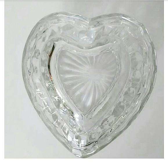 HOMCO |  Heart-Shaped Candy Dish with Lid - Picture 3 of 7